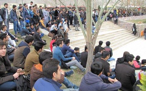 the unemployment rate of university graduates was “between 21.5 to 22%'.