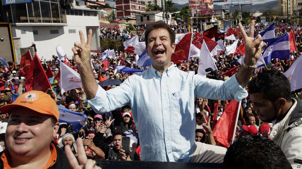 Salvador Nasralla, candidate of the opposition alliance, holds a rally in Tegucigalpa, Honduras. File Photo