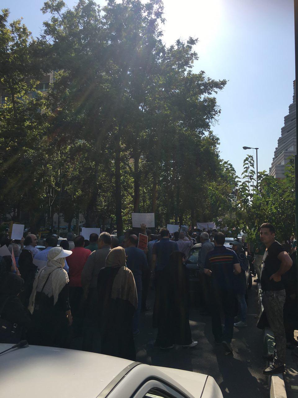 The demonstrators demanded their plundered money