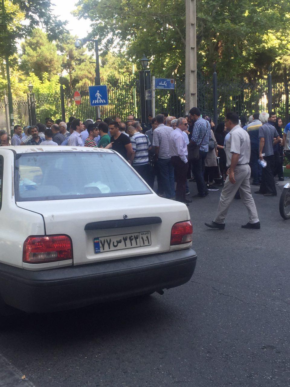 The demonstrators demanded their plundered money