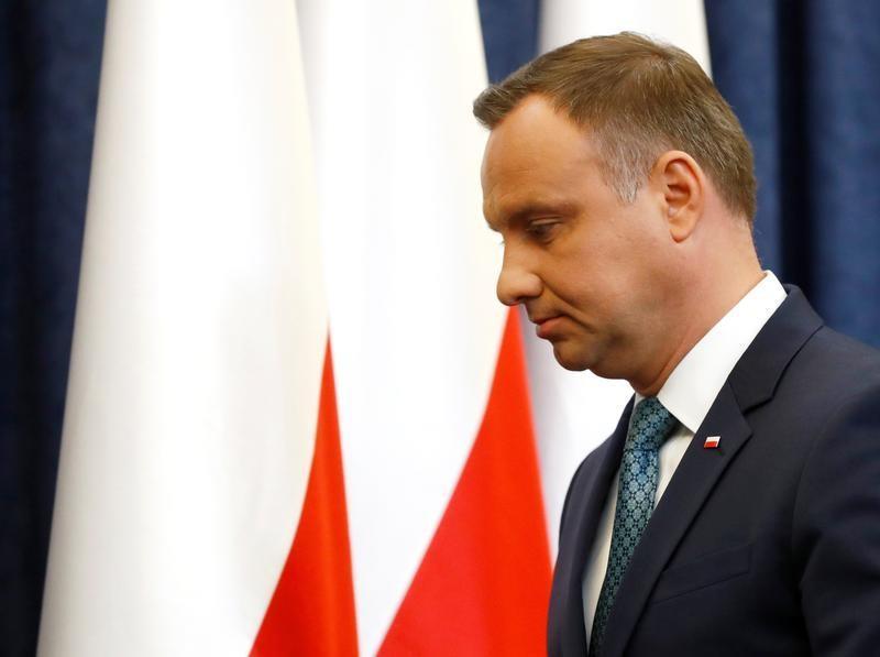  Poland's President Andrzej Duda leaves after his media announcement about Supreme Court legislation at Presidential Palace in Warsaw, Poland, July 24, 2017. 