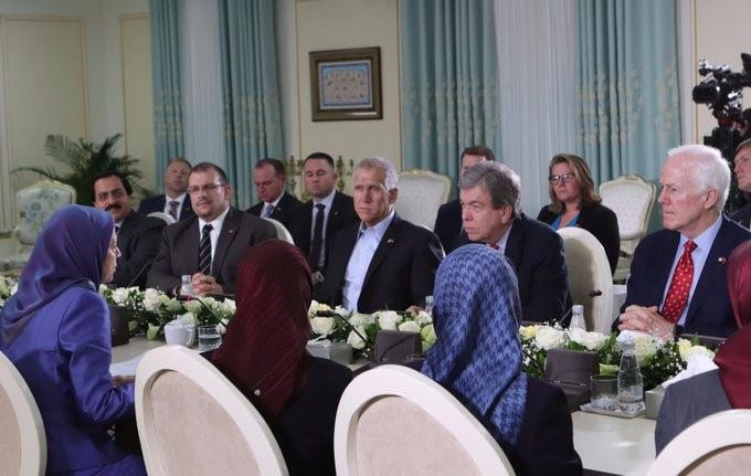  The delegation, led by Senator Blunt spoke with Iranian Resistance delegation led by Maryam Rajavi