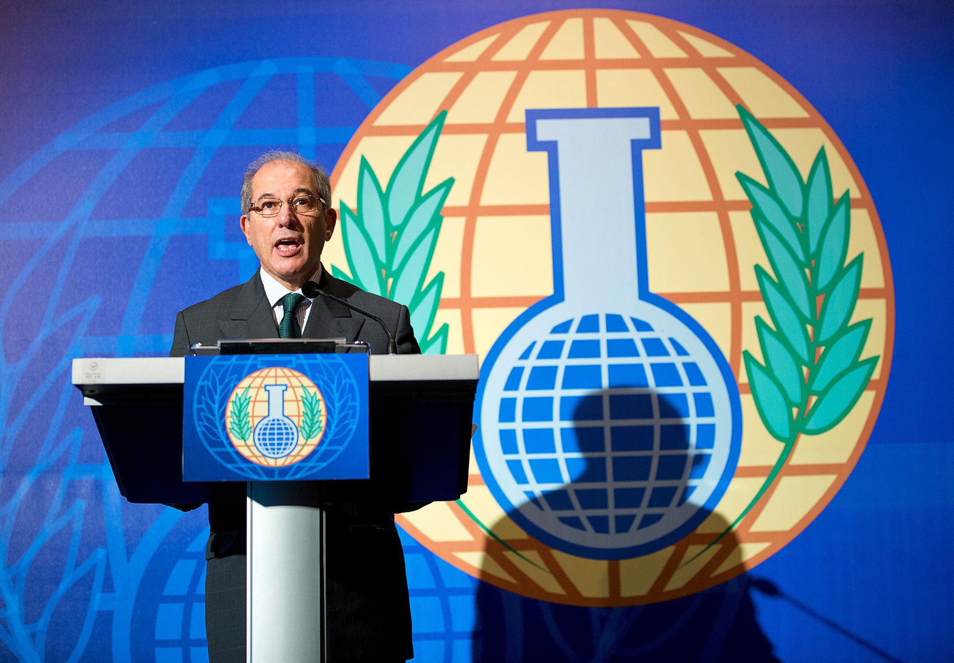 Organisation for the Prohibition of Chemical Weapons Director General Ahmet Uzumcu has rejected criticism of his leadership. It is not the OPCW’s job to assign blame, he says. 
