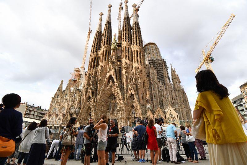  A grief-stricken Barcelona commemorates victims of two devastating terror attacks with a mass in