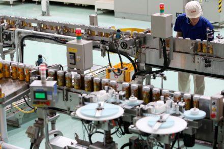 Confidence at Japanese manufacturers rose to its highest level in a decade in August led by materials producer