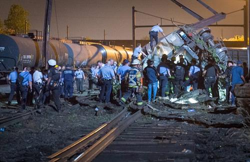 The front of the train was going into a turn when it suddenly shook according to individuals who were on the train.