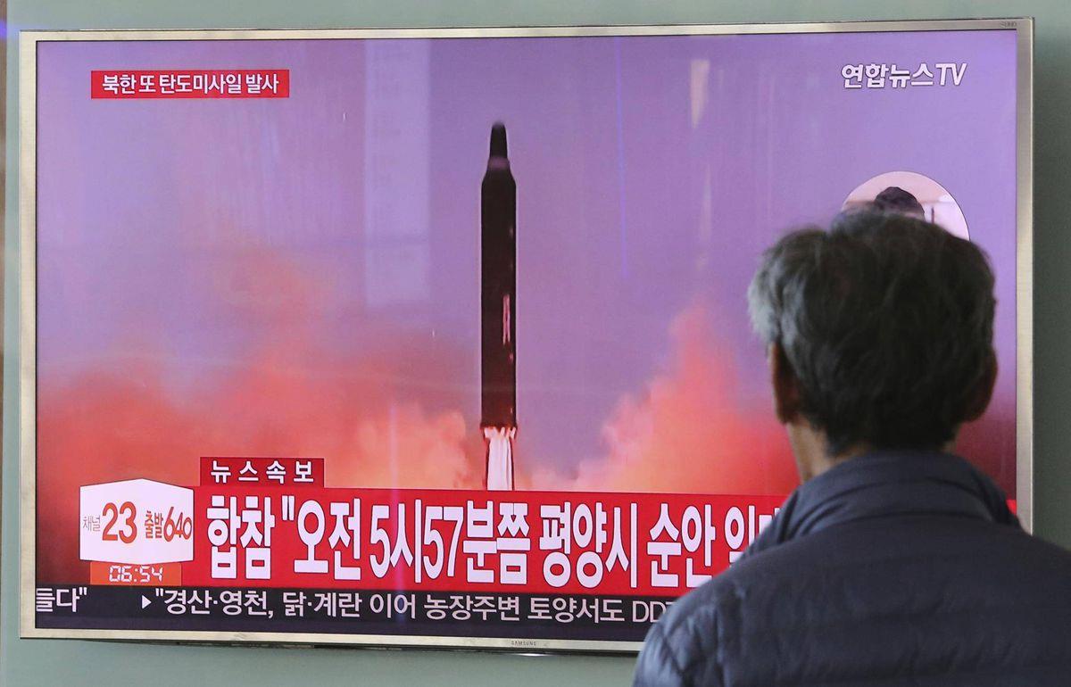 Japanese government warns that North Korea missile is heading to northern Japan