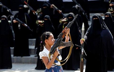 Houthi militia run a massive covert curriculum to train women using various weapons and boost their ability