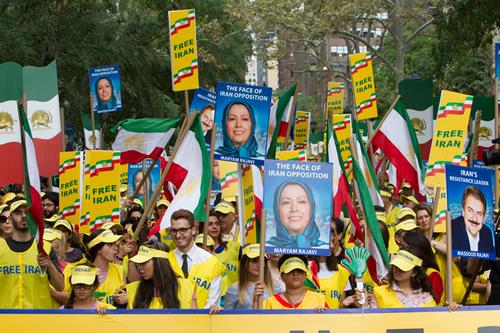 Iranian-Americans, supporters of the Iranian Resistance gathered outside the UN headquarters in New York to protest against Rouhani’s presence at the UNGA