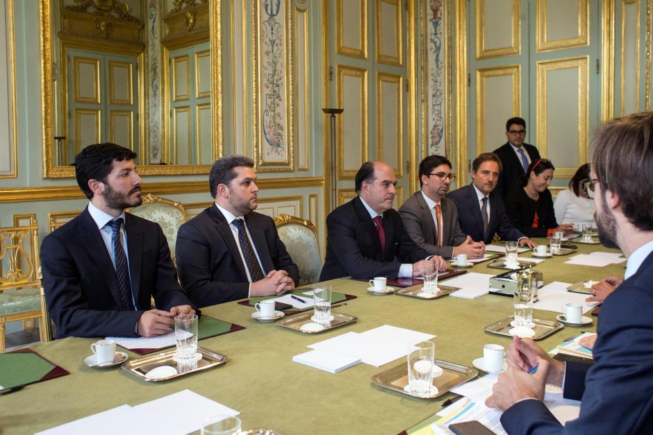 Venezuelan leading opposition activist Roberto Patino (L), President of the Venezuelan parliament, Julio Borges (3rdL) and vice president of the Venezuelan parliament, Freddy Guevara, (4thL) attend a meeting with French President Emmanuel Macron (not seen) at the Elysee Palace in Paris, France, September 4, 2017