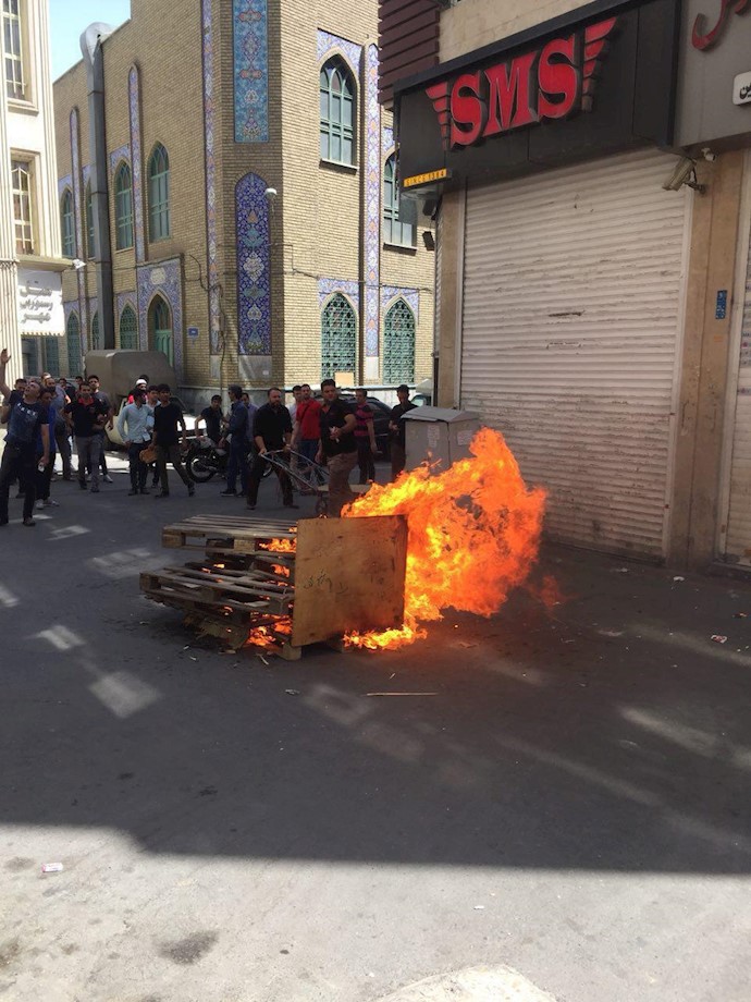 Images of protests & skirmishes in Tehran