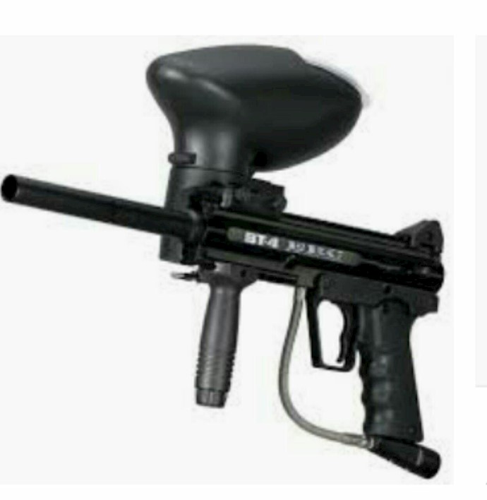 Riot police use paintball guns against protesters