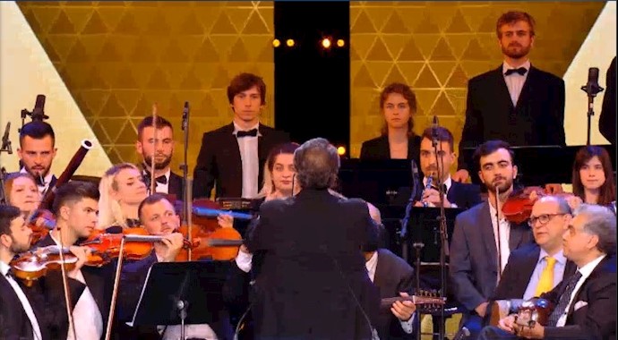 Song performed by orchestra conducted by Shams 