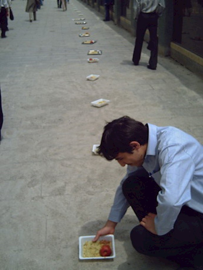 Iranian Students go on Hunger Strike in protest to arrests and tortures