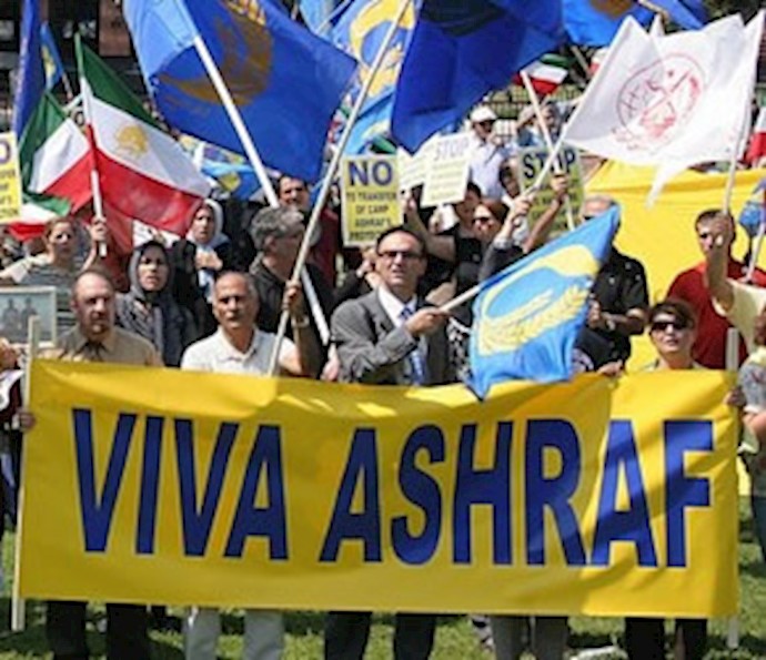 Participants prayed for Ashraf residents in Washington Cathedral on Thanksgiving Day.