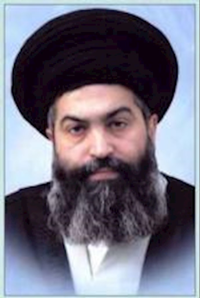 300 gathered at UN office in Tehran protesting against pressure on senior opposition clergy