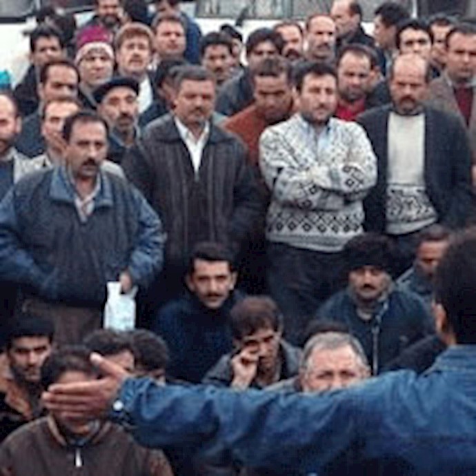 600 municipality staff gathered to protest unpaid salaries in Abadan