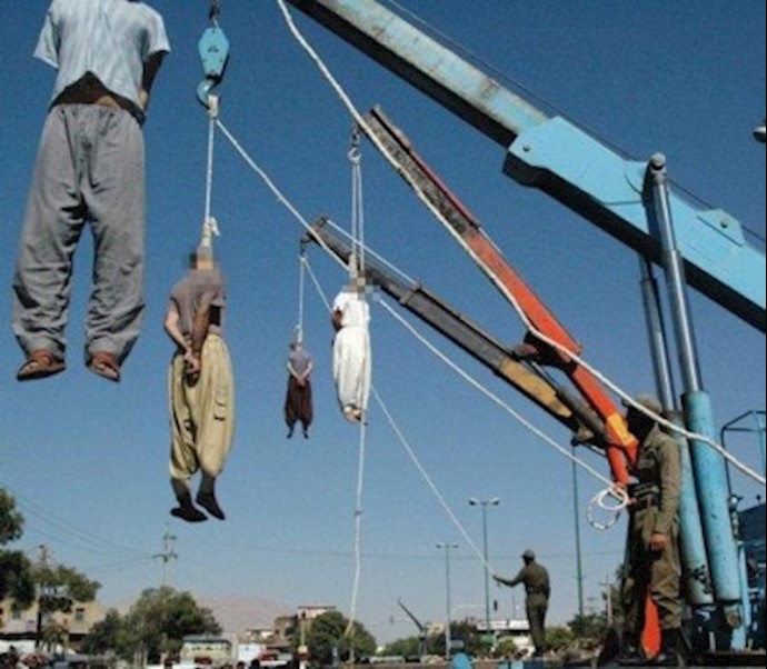 Three prisoners hanged in Shahr-e Kurd