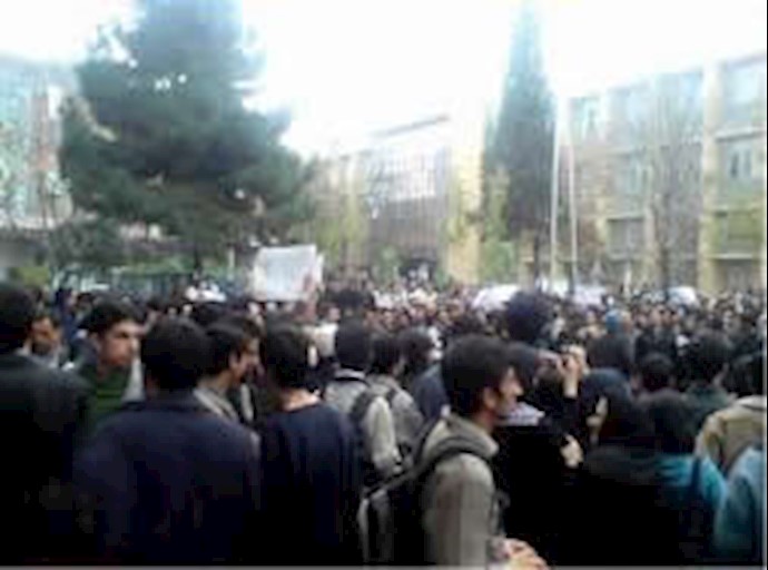 In the run-up to Student Day, Polytechnic students protest