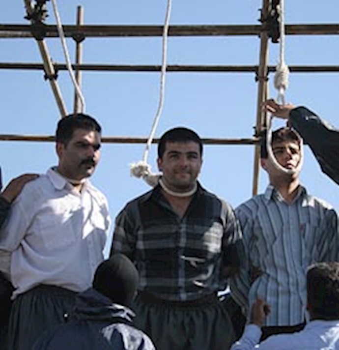 Three prisoners hanged in Tabas and Semnan