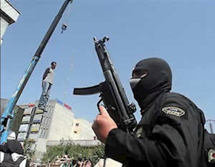 Mullahs’ regime hanged two youths in Isfahan