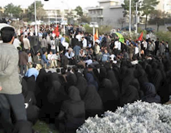 Dissidents hail campus protests, Washington Times