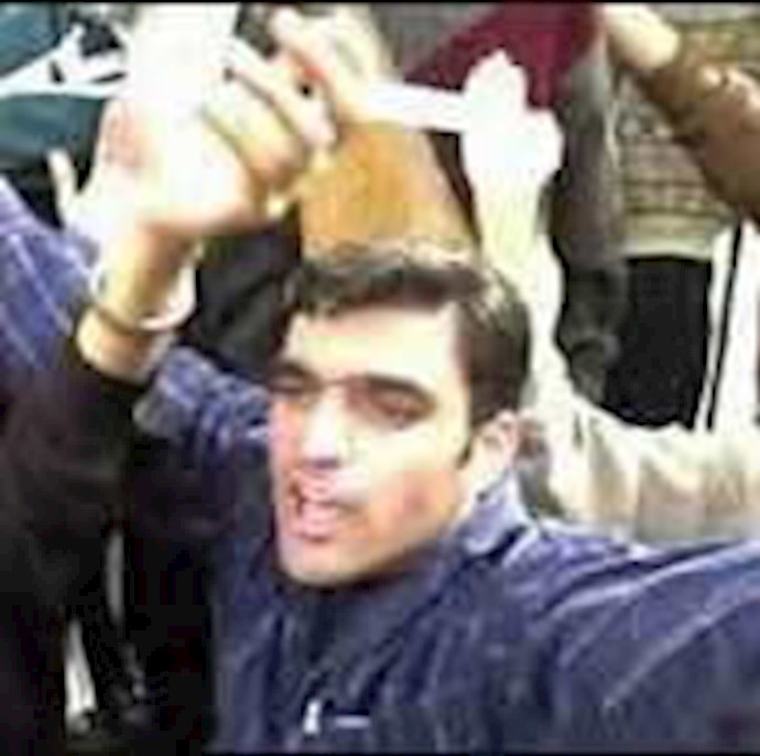 Workers continue their protest for 3rd consecutive days in Southern Iran