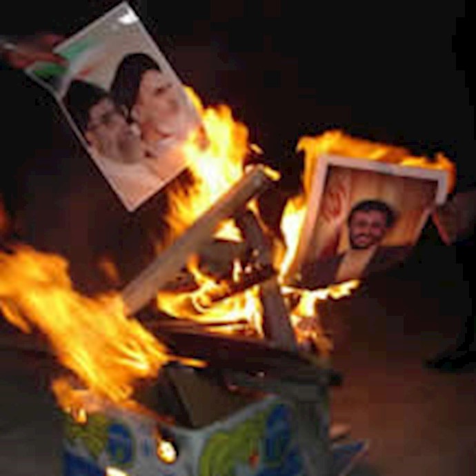 ’Death to Ahmadinejad,’ Iranian Crowds Cry
