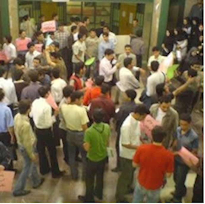 Widespread anti-regime demonstrations to commamorate 2006 uprising in Azarbayjan province