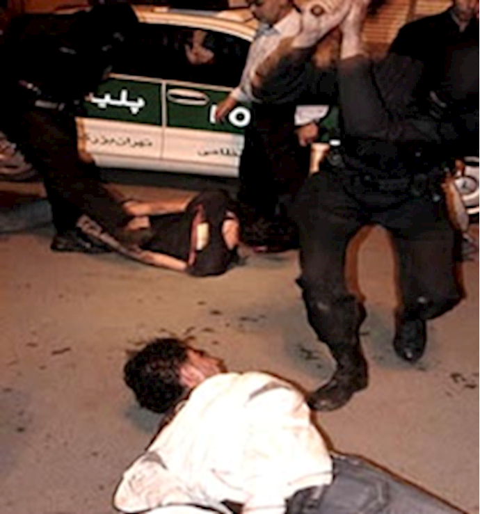 Mullah’s brutal crackdown of youths continues