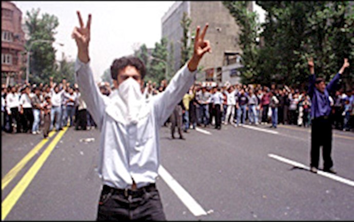 University students in Tehran staged demonstration to commemorate 8July, 1999 Uprising