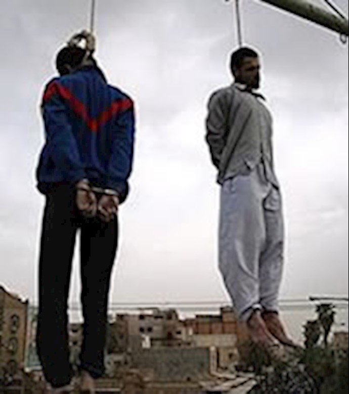 Iran hangs three in central city of Qum