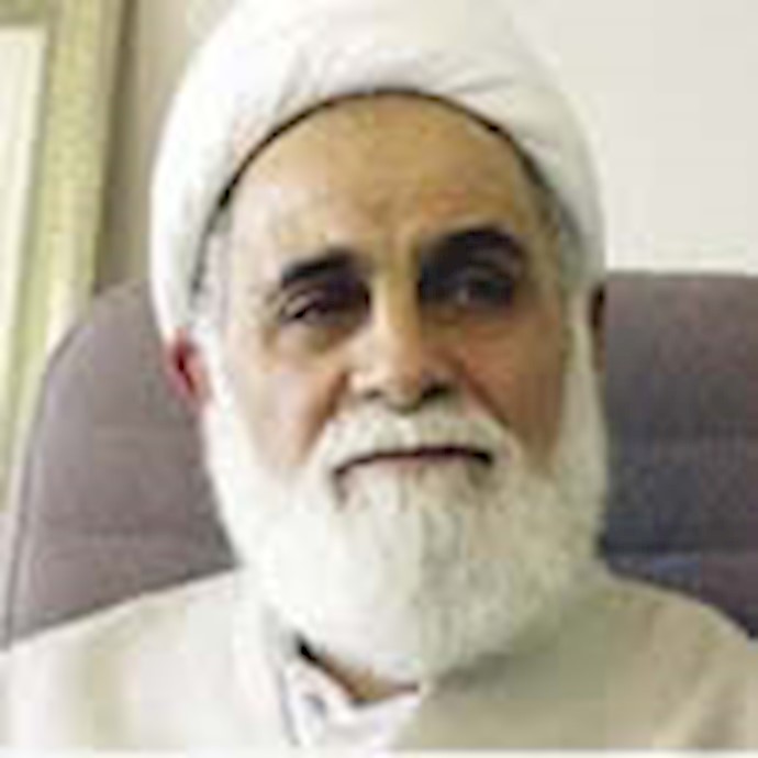 Iranian conservative attacks president on economy