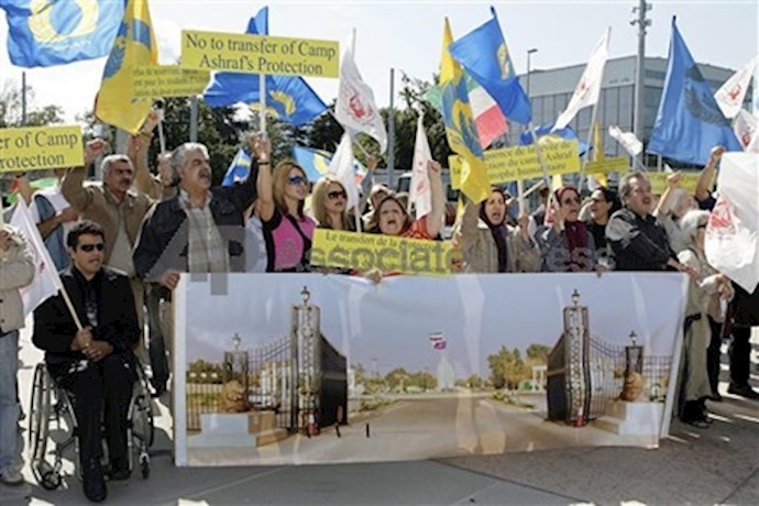 Iranians stage a sit-in outside UN headquarters asking for Ashraf residents’ rights