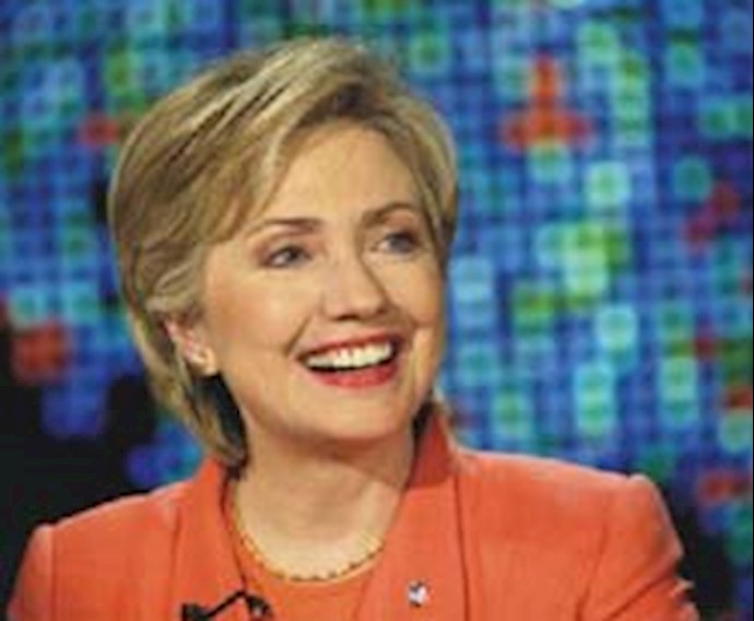 Iran risks ’consequences’ if it ignores UN: Clinton