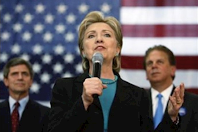 Clinton seeks to consult Russia more on Iran