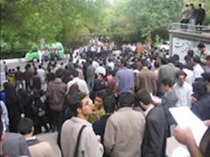 Students of Tabriz outraged against Khatami for insulting Azeri minority