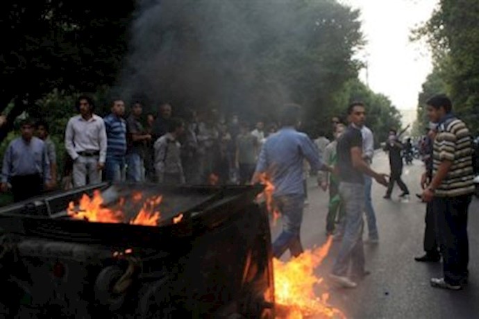 Clashes erupt in streets of Tehran