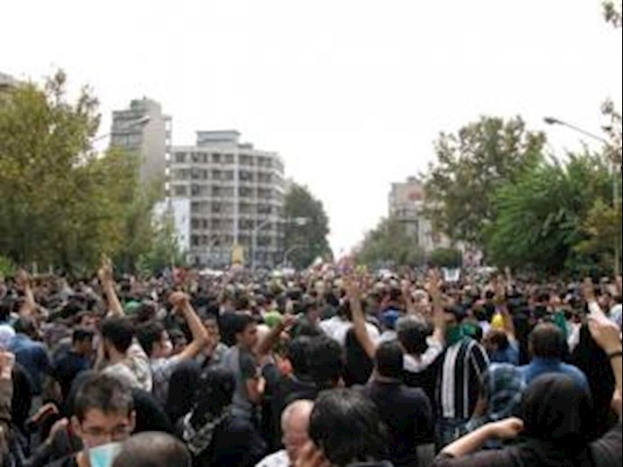Ahamdinejad faces test of strength as fresh protests sweep Iran