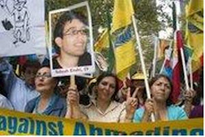 Protesters rally at U.N. against Ahmadinejad