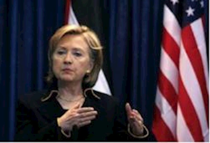 Clinton warns Iran over nuclear program