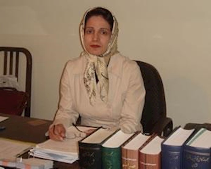 Jailed Iranian opposition lawyer on hunger strike