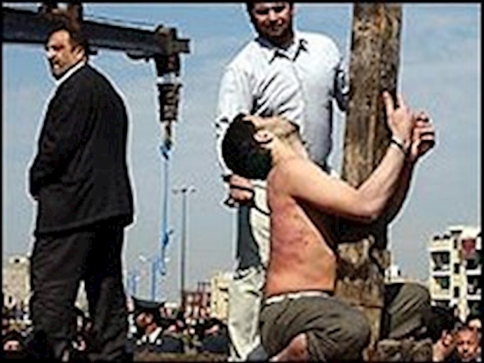 Four publicly flogged in Iranian city