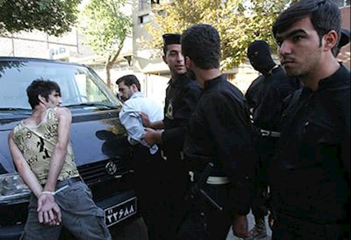 Young rappers arrested in Iran