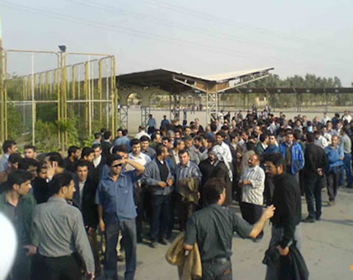 Gathering of Khuzestan’s Pipe Factory workers in protest to 20 month unpaid wages