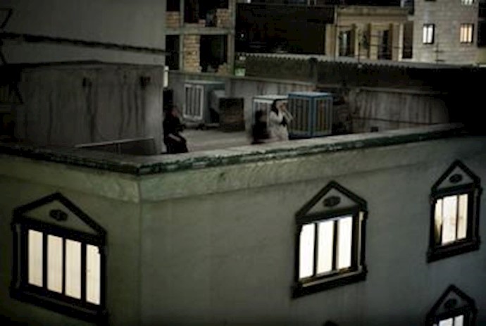 Iran protest picture wins World Press Photo award