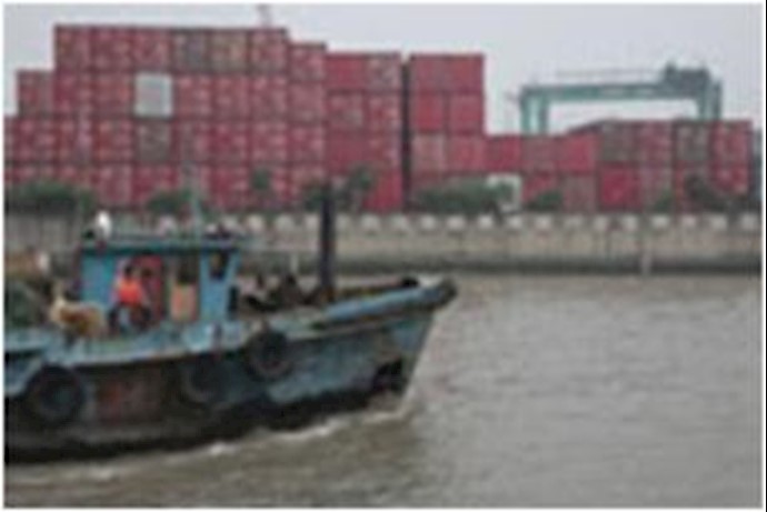 Iranian tankers expand oil storage to echo 2008 surge