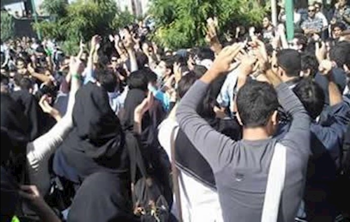 Opposition steps up calls for protest in Iran capital