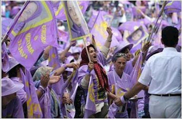 Thousands of Iranian exiles demand greater sanctions against Iran