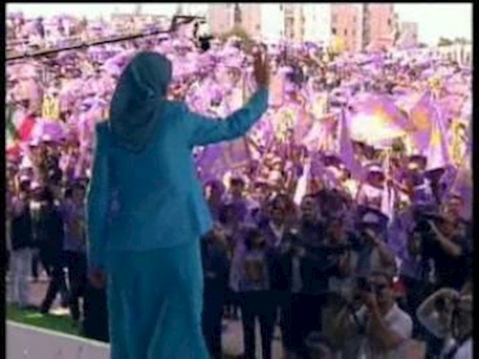 Thousands of Iranian government opponents hold rally outside Paris